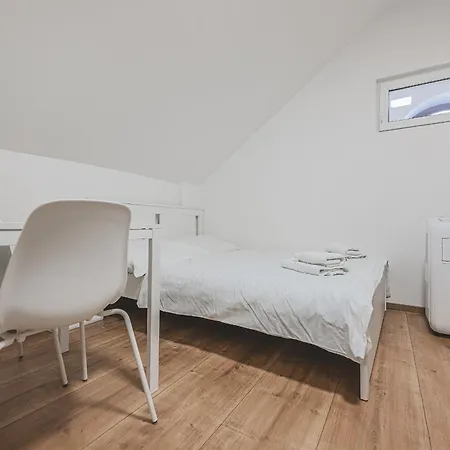 Appartement Flat Near Castle Stylish & Prime Location 8 *