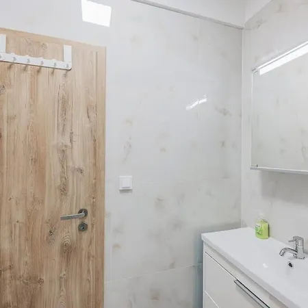 Flat Near Castle Stylish & Prime Location 8 Praga