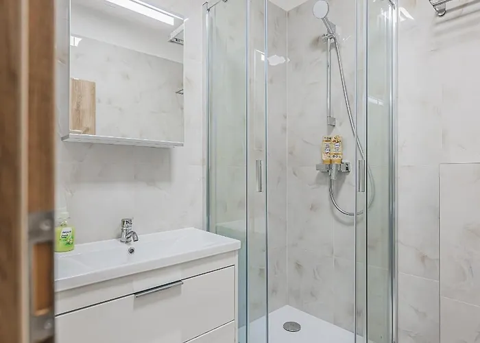 Flat Near Castle Stylish & Prime Location 8 Πράγα