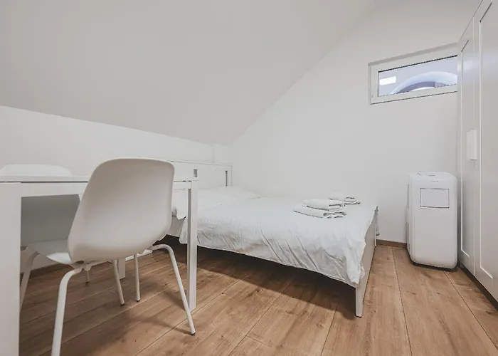 Διαμέρισμα Flat Near Castle Stylish & Prime Location 8 *