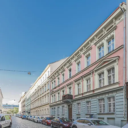 Flat Near Castle Stylish & Prime Location 8 * Prag